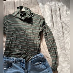 Madewell striped turtle neck size small